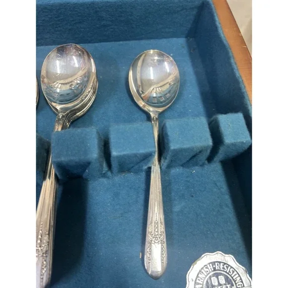 VTG WM. Rogers Mfg Co. Extra Plate 37 Piece Silverware Set in Box
